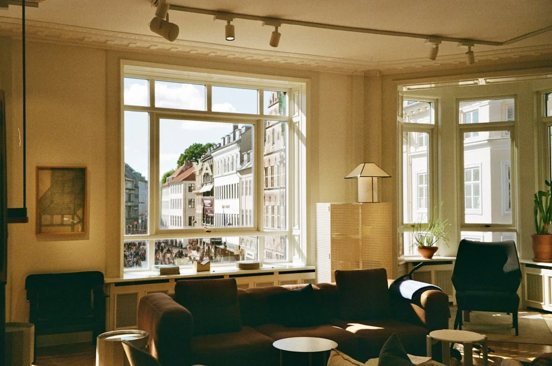 photo-1759743918954-f373b0d8a891