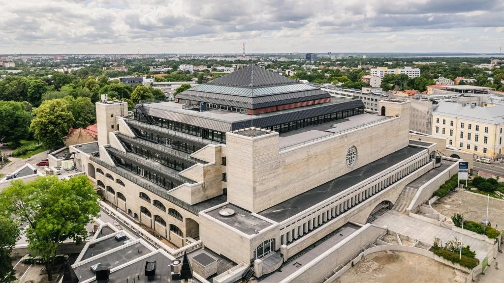 2022_Estonia_RoofitSolar_National_Library_of_Estonia_2-1024x576