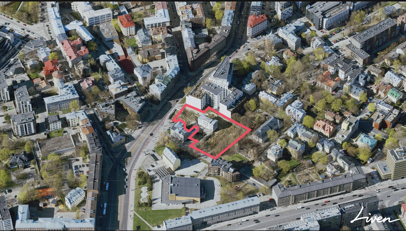Liven, Pärnu mnt krundid
