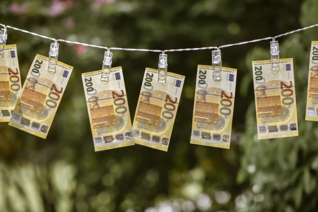 money-5244058_1920-1024x683