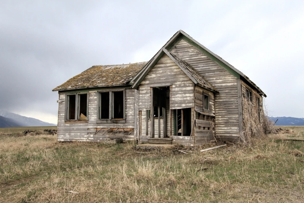 old-farm-house-2096647_1920-1024x683