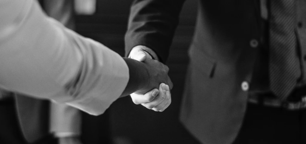 black-and-white-businesspeople-businesswoman-1282173-1024x481