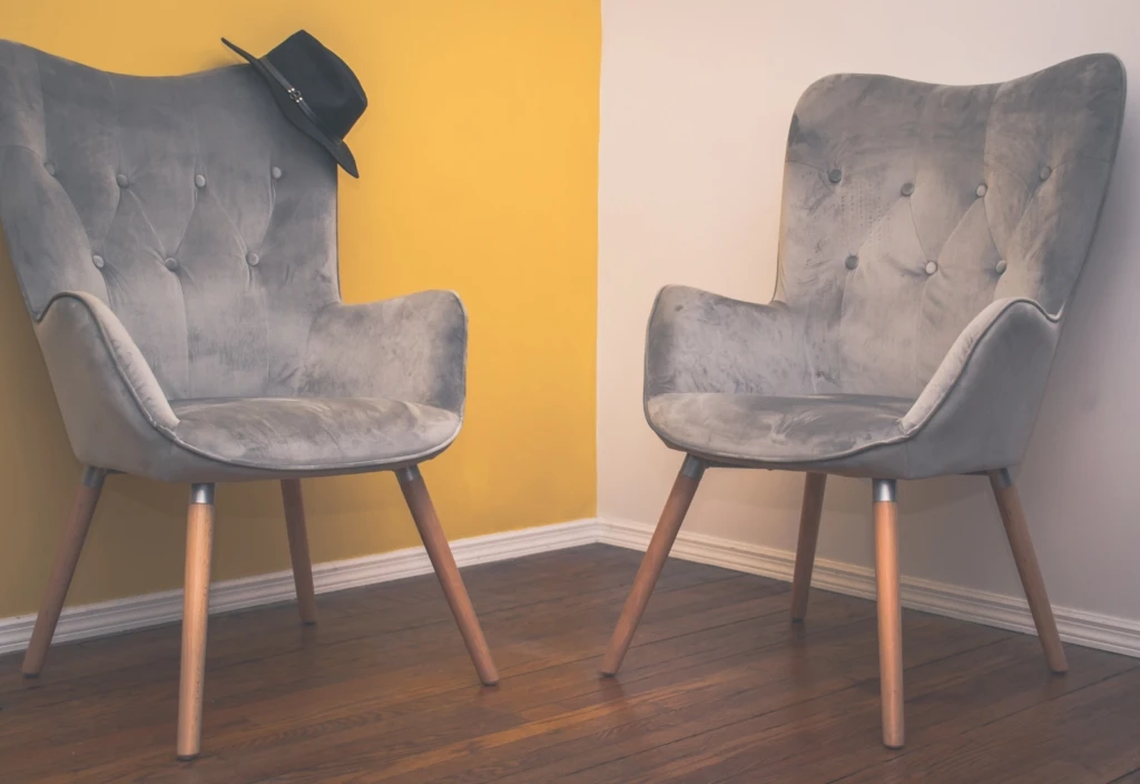 armchair-chairs-clean-923192-1024x704