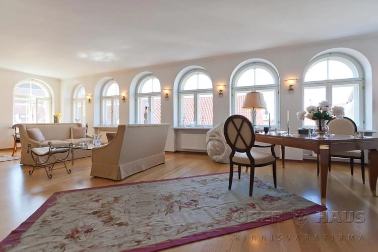 2ae1eb41-9394-4cec-8847-48df33fdb028