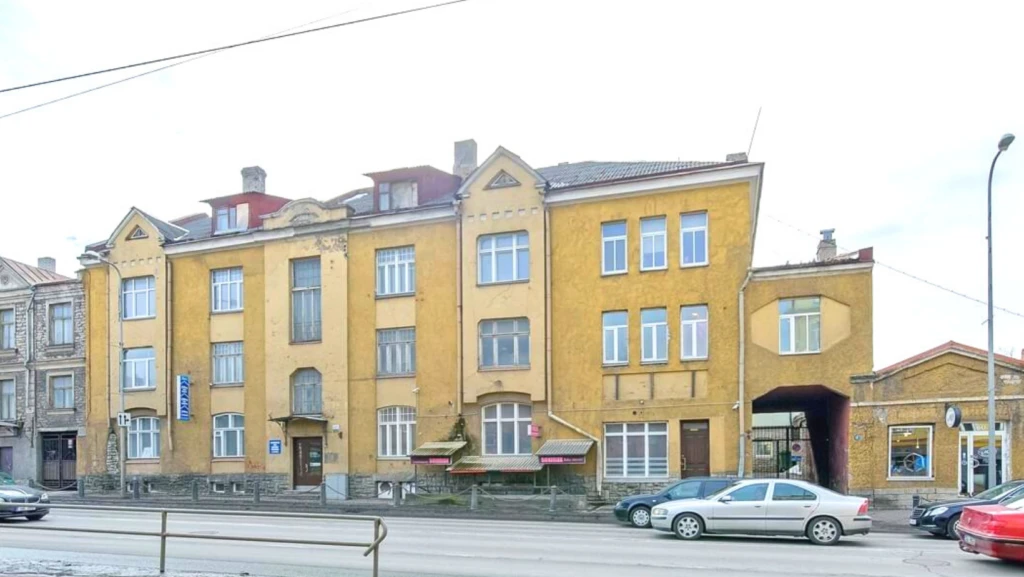 Pink-Brushstroke-Fashion-Influencer-Facebook-Cover-3-1024x577