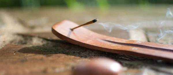 incense-2820316_1920-e1559215755831-600x261