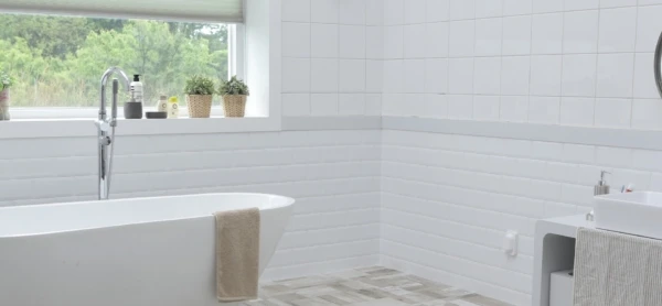 bathroom-1872193_1920-600x278