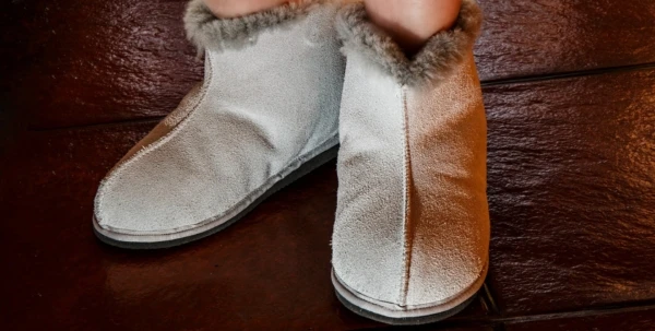 sheepskin-slippers-444181_1920-e1545216102434-600x303