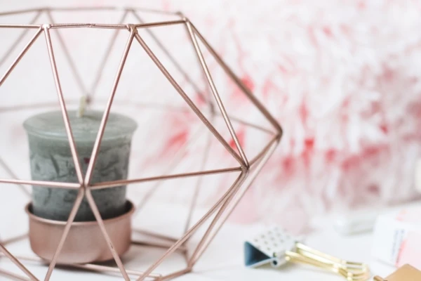 candle-decor-decoration-1071285-600x400
