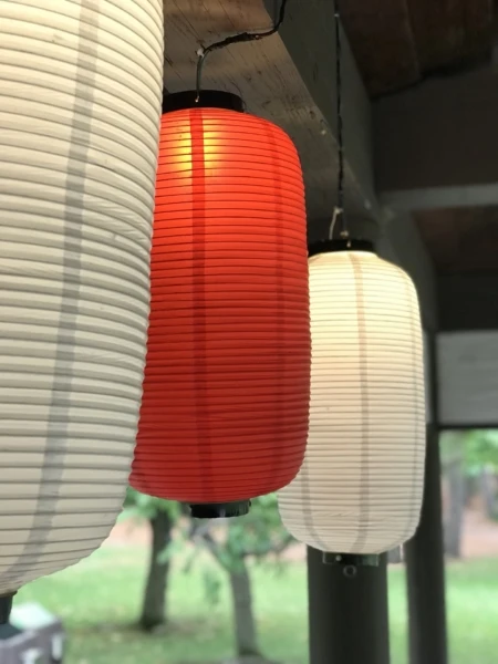 lanterns-2893227_1920-450x600
