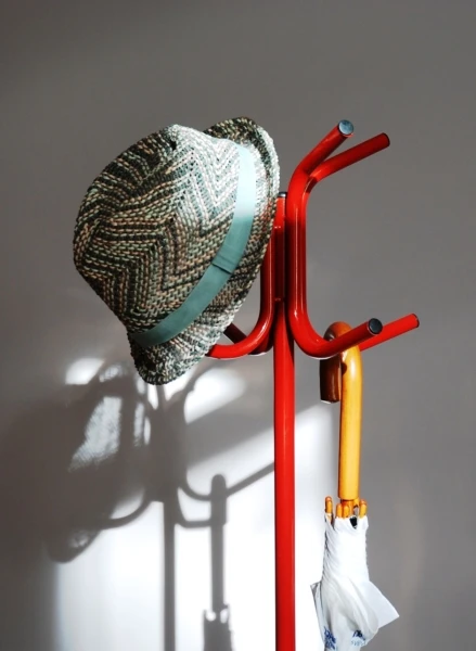 hanger-1928225_1920-e1537187481564-439x600