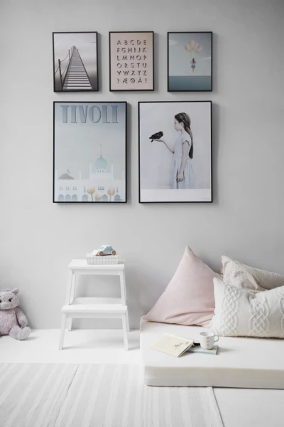 apartment-bed-bedroom-462235-400x600