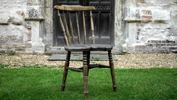 antique-chair-country-116915-600x338