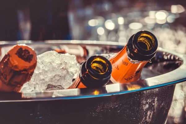 champagne-3515140_1920-600x400