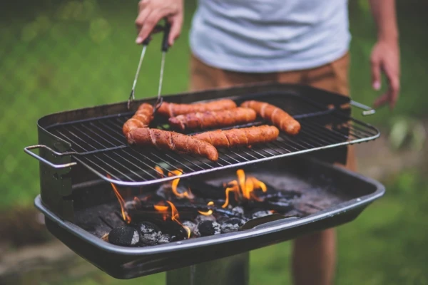 barbecue-bbq-boy-6026-600x400
