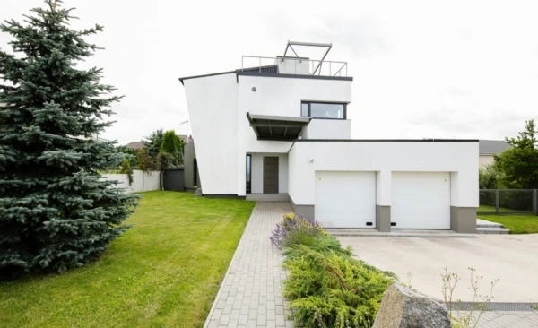 nr-1-e1528108924751-600x366