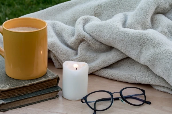candle-2400240_1920-600x400