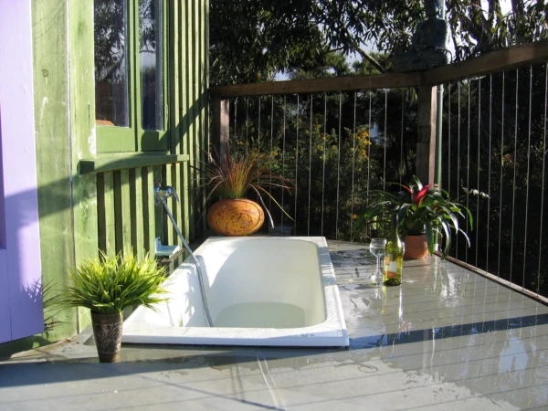 bath-1793140_1920-600x450