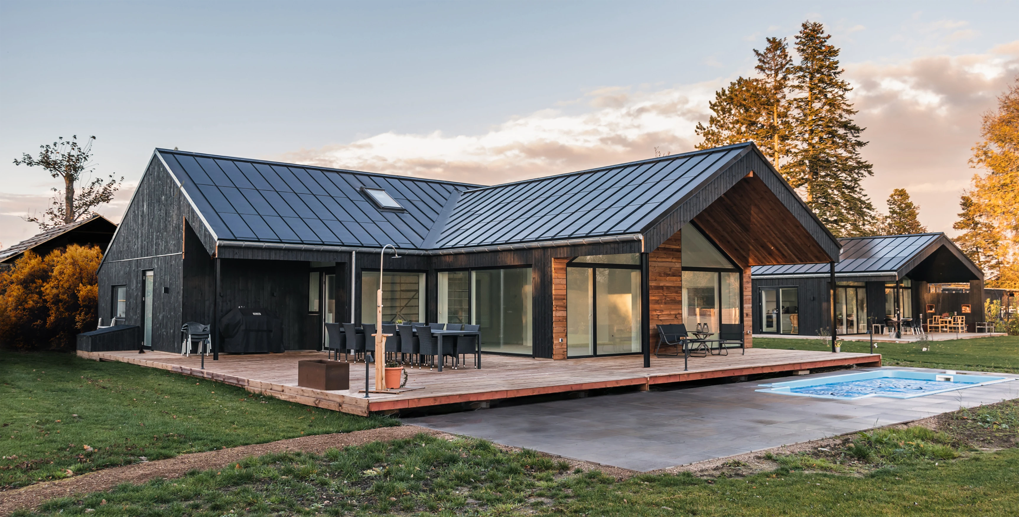 Roofit.Solar_2022_Denmark_ Danish_Residential_House_with_Velario