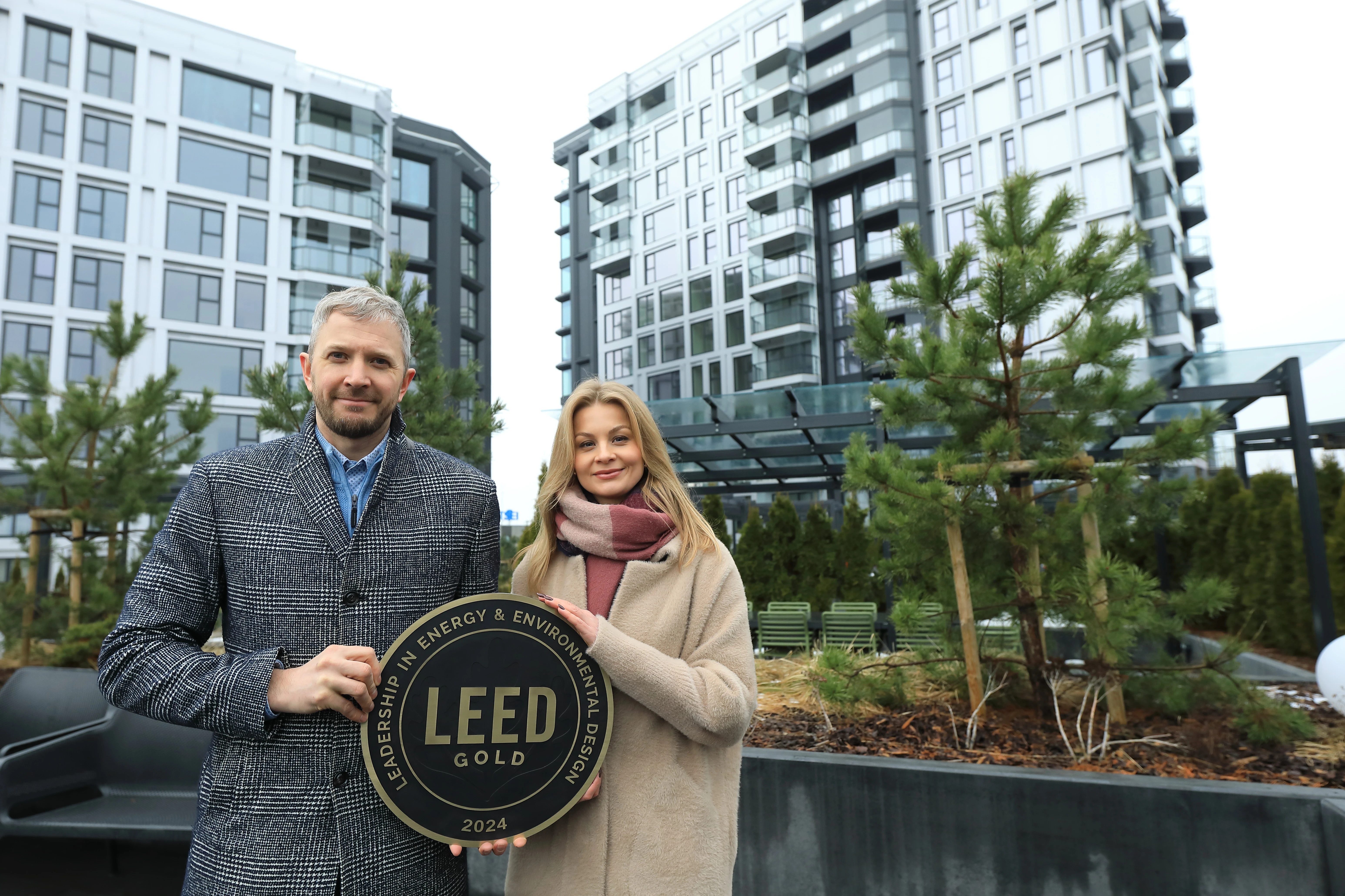 peamine foto - Pildil Martin Lember Kairi Noulik_Fotograaf Olev Mihkelmaa